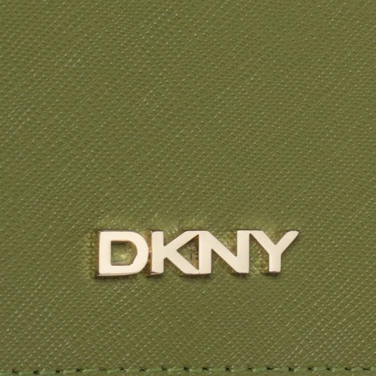 Pre Owned Dkny Green Leather Trifold Compact Wallet