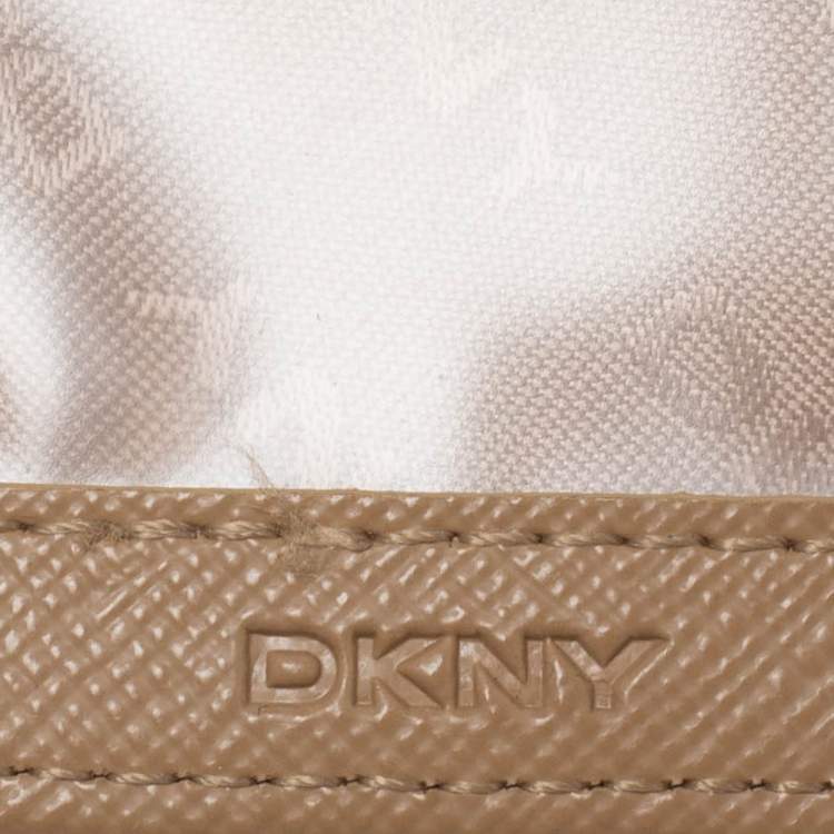 Pre Owned Dkny Green Leather Trifold Compact Wallet