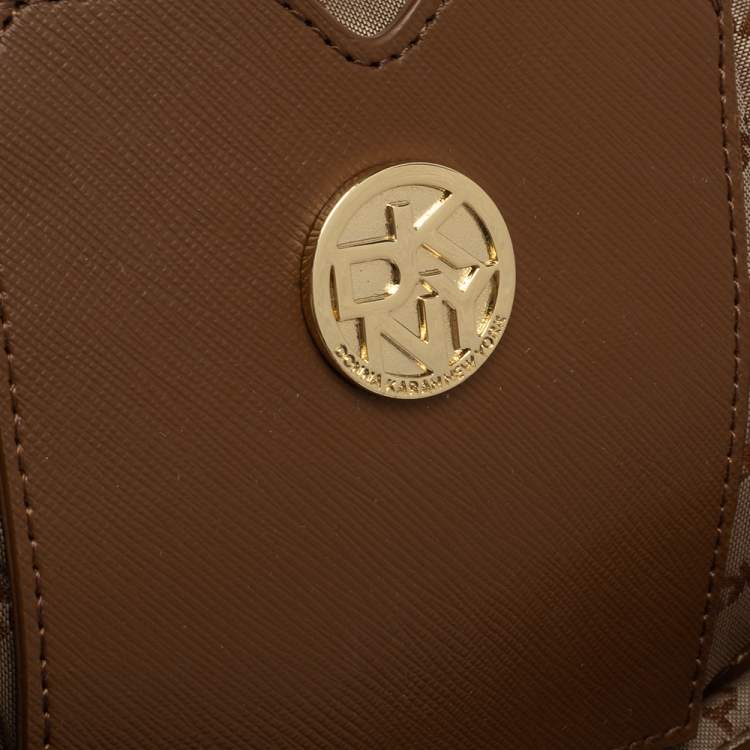 Pre Owned Dkny White Croc Embossed Leather Flap Shoulder Bag