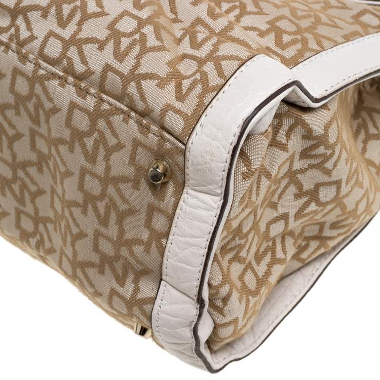 مملوكة مسبقًا DKNY Beige Signature Canvas and Leather Zip Tote