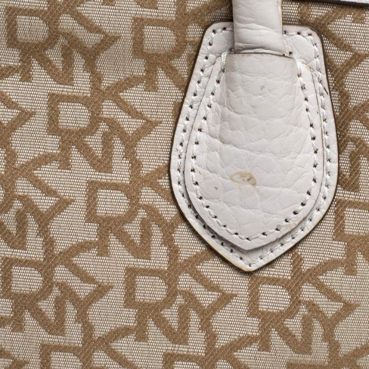 مملوكة مسبقًا DKNY Beige Signature Canvas and Leather Zip Tote