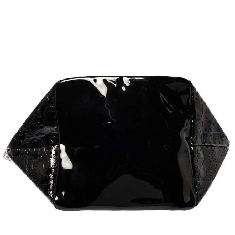 مملوكة مسب�قًا Dkny Black Embossed Logo Patent Leather Shopper Tote