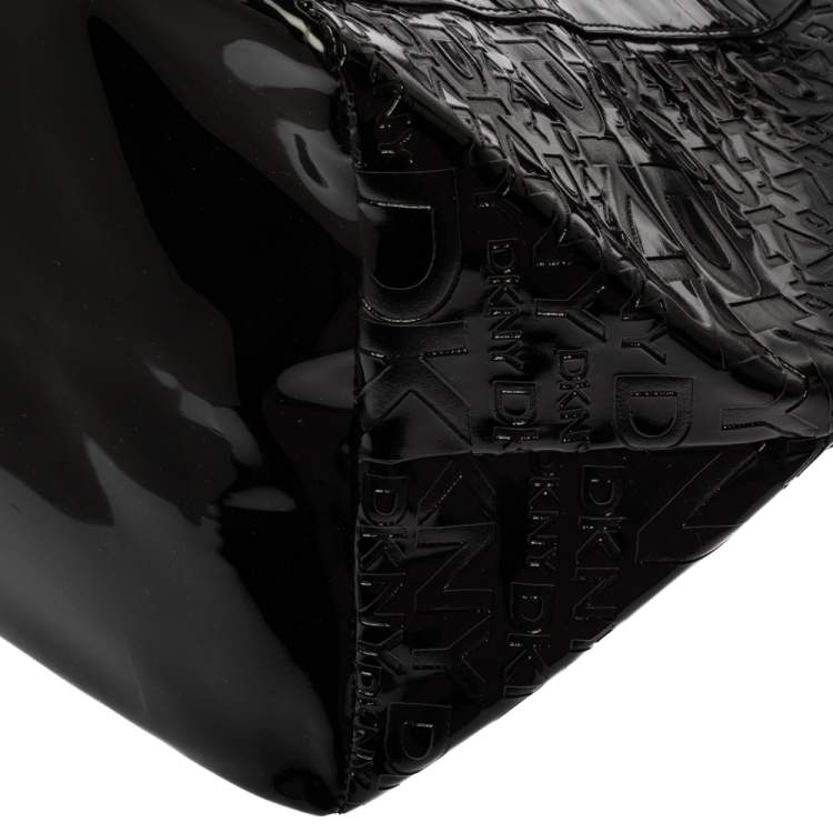 مملوكة مسبقًا Dkny Black Embossed Logo Patent Leather Shopper Tote