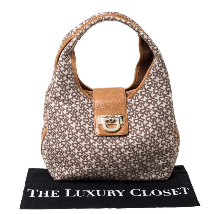 مملوكة مسبقًا Dkny Beige/Brown Signature Canvas and Leather Shoulder Bag