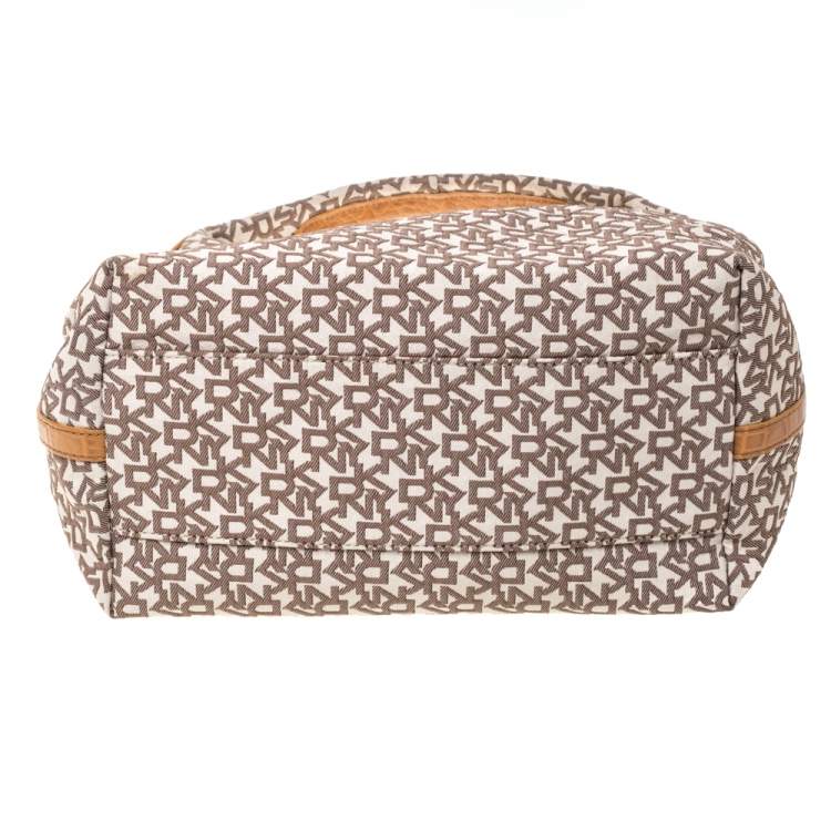 مملوكة مسبقًا Dkny Beige/Brown Signature Canvas and Leather Shoulder Bag