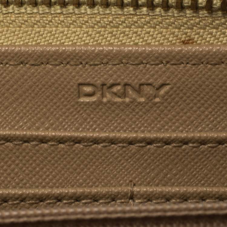 Pre Owned Dkny Metallic Beige Leather Zip Around Wallet