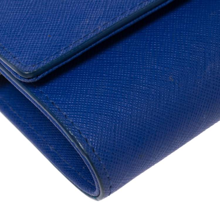 Pre Owned Dkny Blue Leather Trifold Wallet 