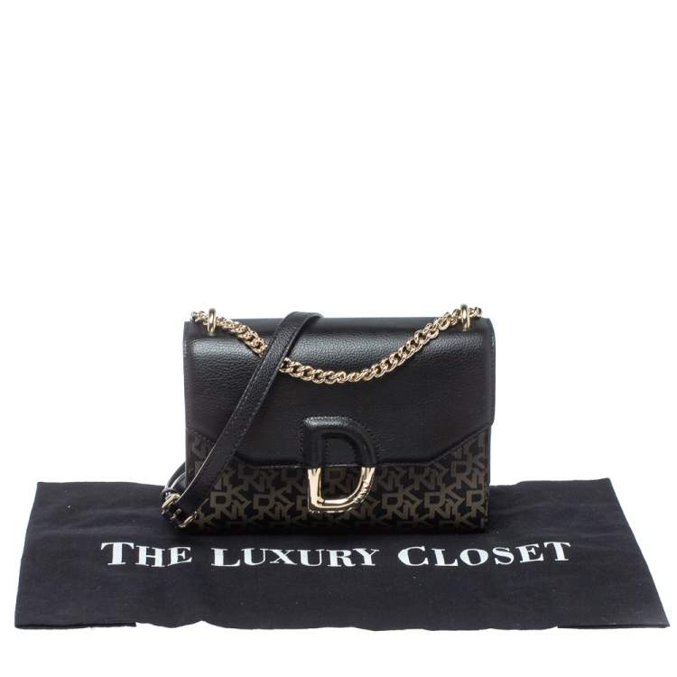 مملوكة مسبقًا DKNY Black Signature PVC and Leather Von Flap Shoulder Bag