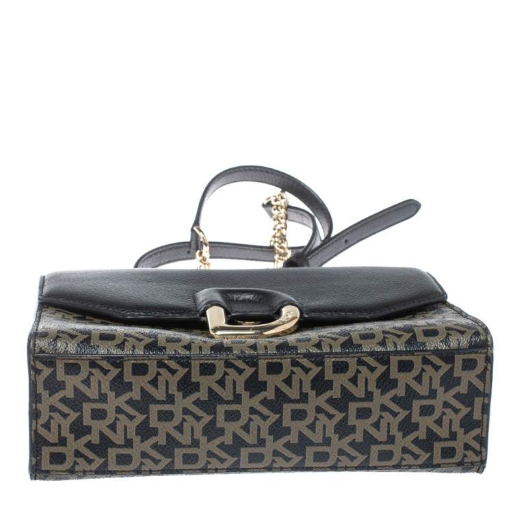 مملوكة مسبقًا DKNY Black Signature PVC and Leather Von Flap Shoulder Bag