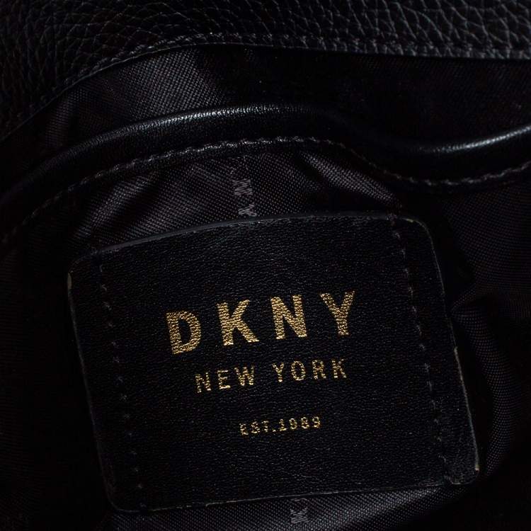 مملوكة مسبقًا DKNY Black Signature PVC and Leather Von Flap Shoulder Bag