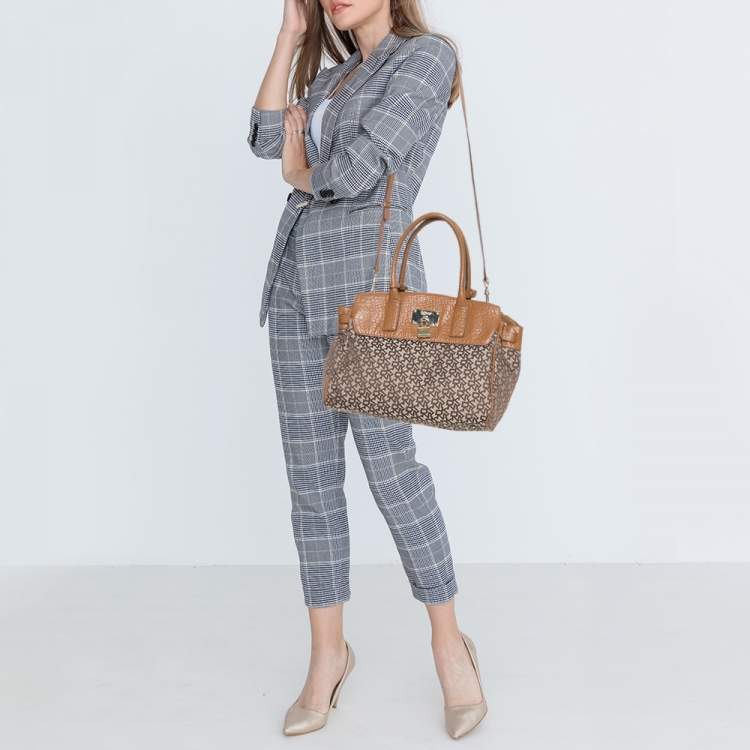 Pre Owned Dkny Beige/Brown Signature Canvas and Leather Heritage Lock Tote