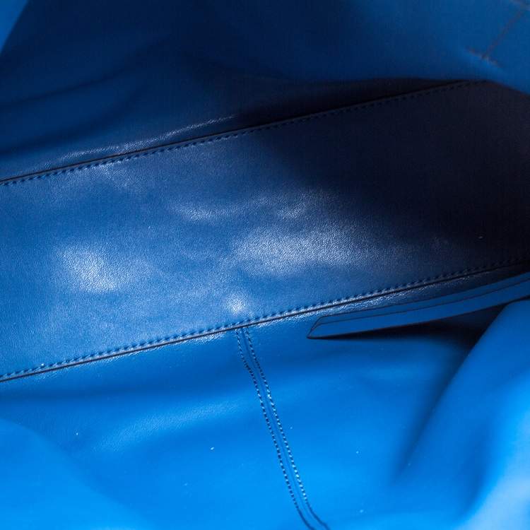 Pre Owned Dkny Silver/Blue Leather Side Zip Reversible Tote