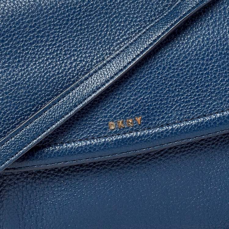 Pre Owned Dkny Blue Leather Flap Crossbody Bag