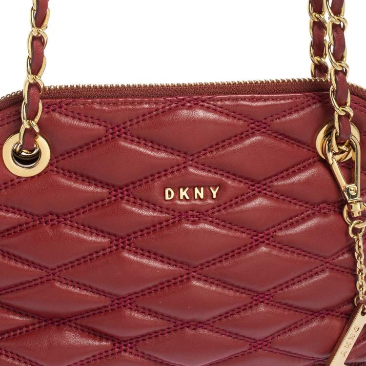 Pre Owned Dkny Red Quilted Leather Charm Chain Shoulder Bag