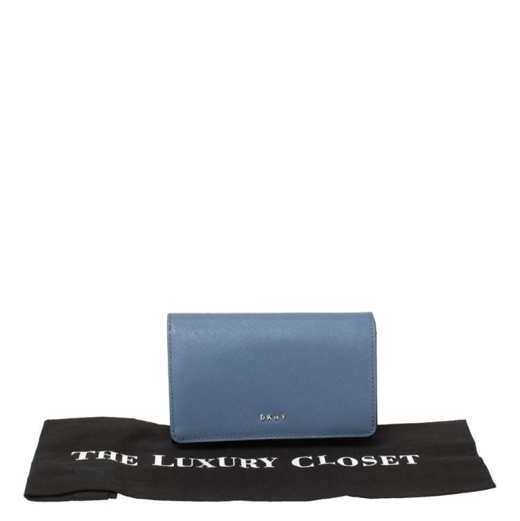 Pre Owned Dkny Blue Leather Flap Wallet 