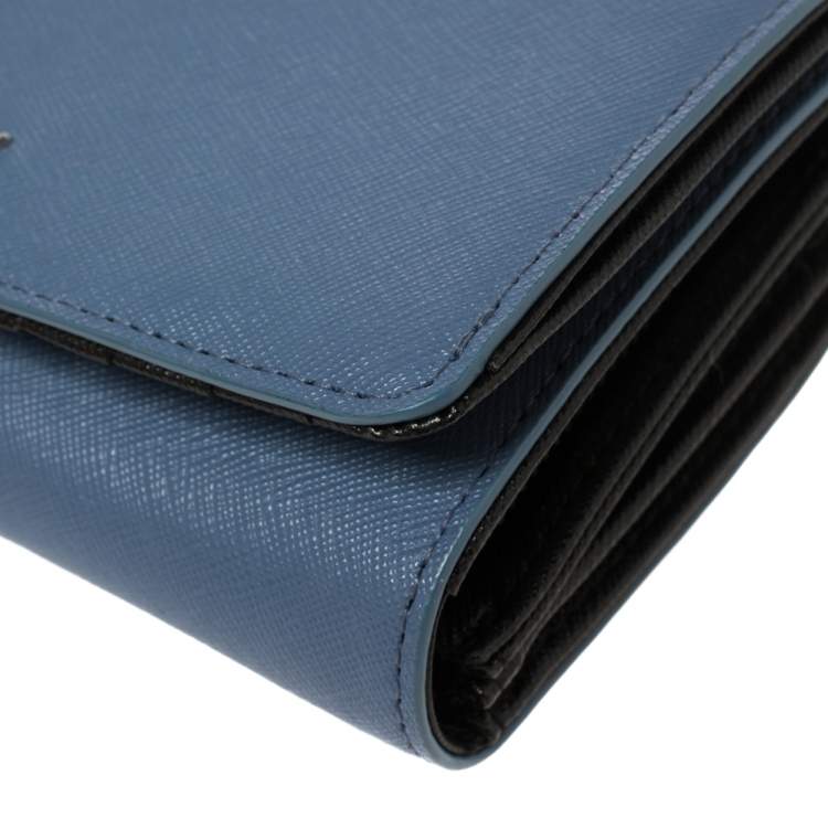Pre Owned Dkny Blue Leather Flap Wallet 