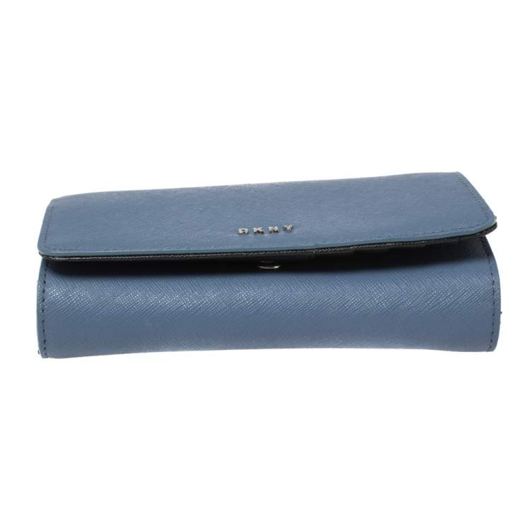 Pre Owned Dkny Blue Leather Flap Wallet 