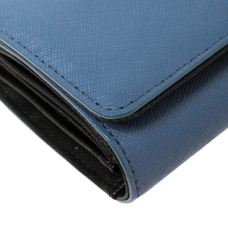 Pre Owned Dkny Blue Leather Flap Wallet 