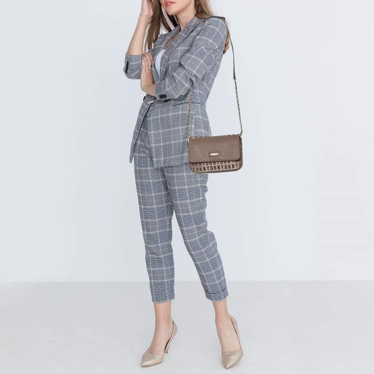 مملوكة مسبقًا Dkny Dark Beige Monogram Canvas and Leather Logo Flap Chain Crossbody Bag