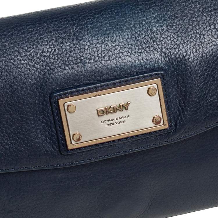 مملوكة مسبقًا DKNY Blue Leather Flap Chain Shoulder Bag