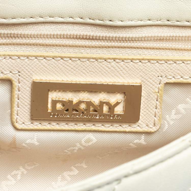 Pre Owned Dkny Off White Quilted Leather Floral Applique Flap Chain Bag