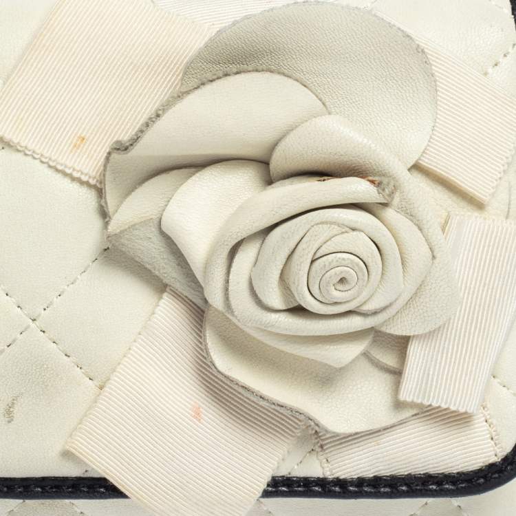 Pre Owned Dkny Off White Quilted Leather Floral Applique Flap Chain Bag