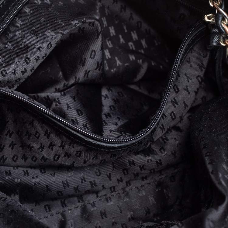 مملوكة مسبقًا Dkny Black Quilted Leather Dome Shoulder Bag