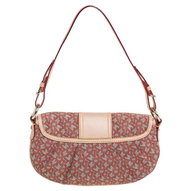 Pre Owned Dkny Beige Signature Canvas and Leather Baguette