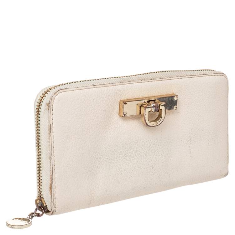 Pre Owned Dkny Cream Leather Zip Around Wallet