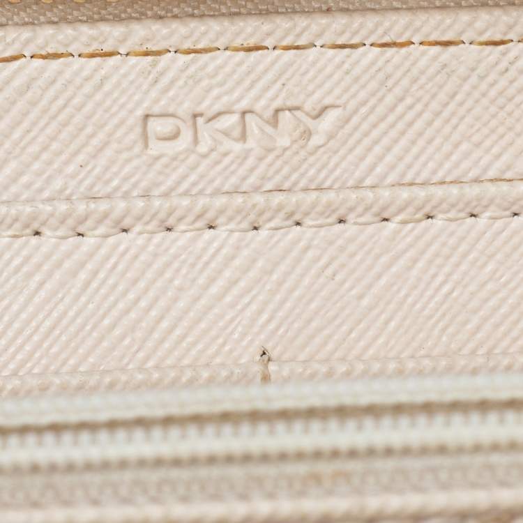 Pre Owned Dkny Cream Leather Zip Around Wallet