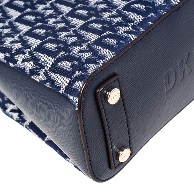 مملوكة مسبقًا Dkny Blue Signature Canvas and Leather Shoulder Bag
