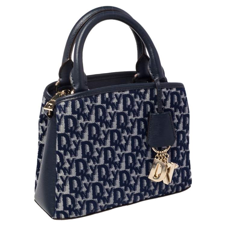 مملوكة مسبقًا Dkny Blue Signature Canvas and Leather Shoulder Bag