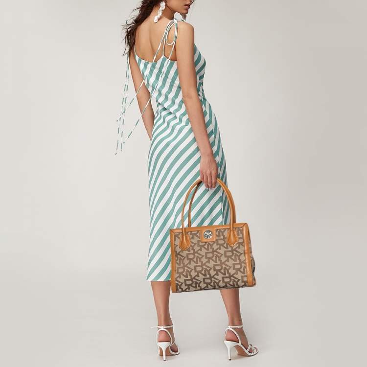 Pre Owned DKNY Beige/Tan Signature Canvas and Leather Tote