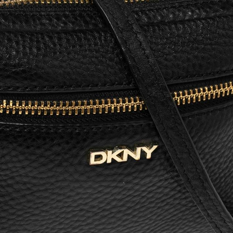 مملوكة مسبقًا Dkny Black Grained Leather Front Pocket Camera Bag