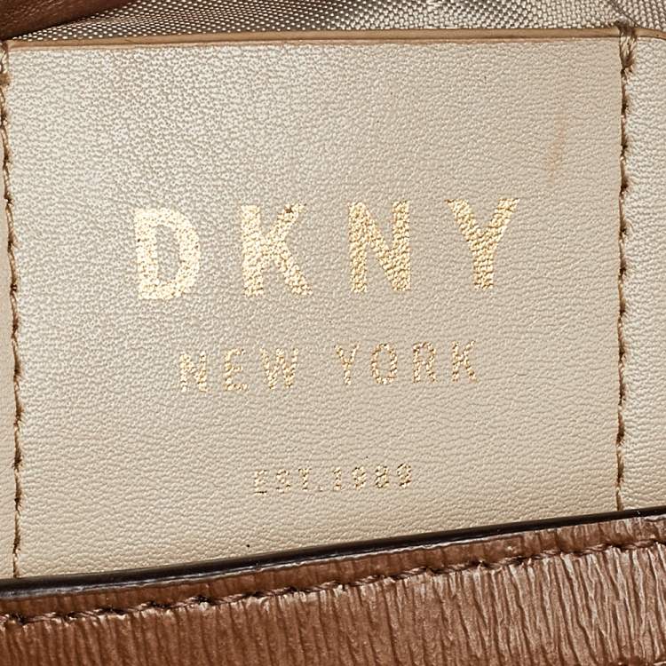 Pre Owned DKNY Brown/Beige Signature Coated Canvas And Leather Bryant Chain Shoulder Bag