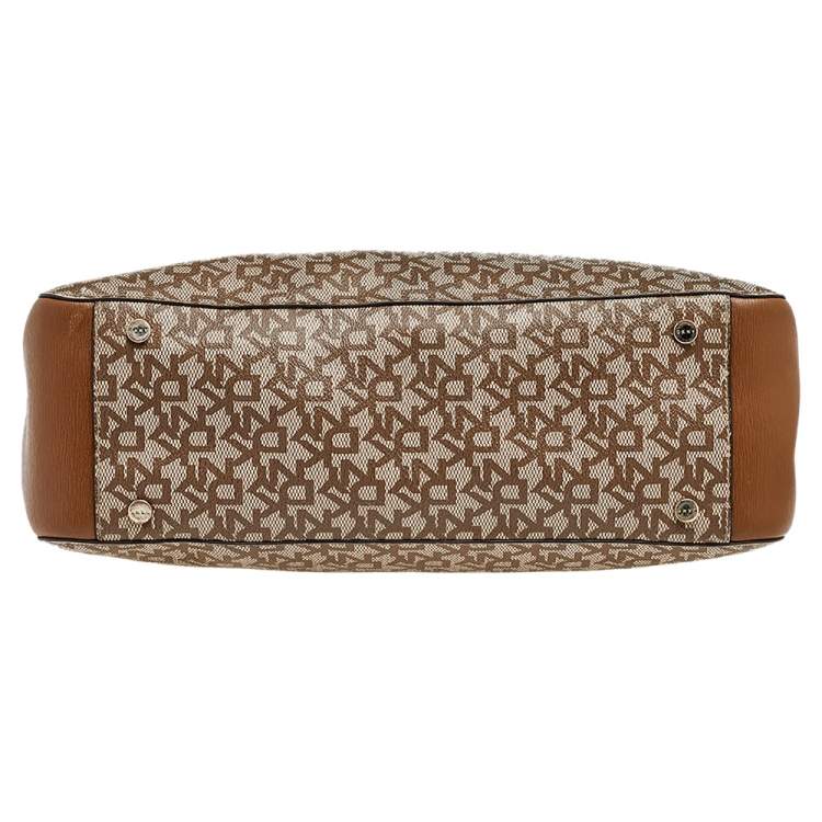 Pre Owned DKNY Brown/Beige Signature Coated Canvas And Leather Bryant Chain Shoulder Bag
