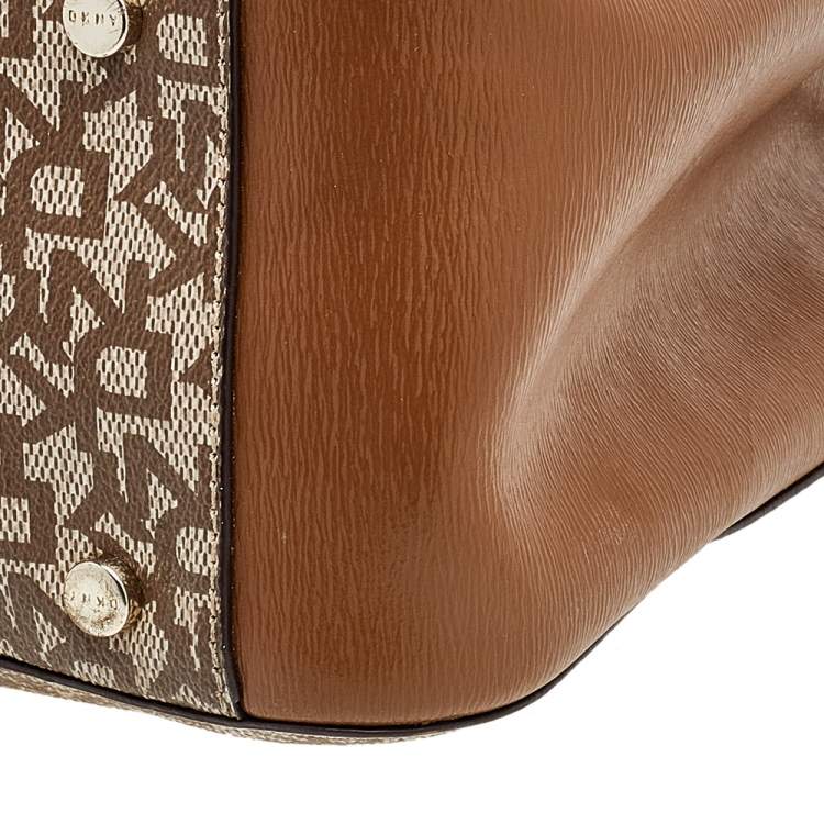 Pre Owned DKNY Brown/Beige Signature Coated Canvas And Leather Bryant Chain Shoulder Bag