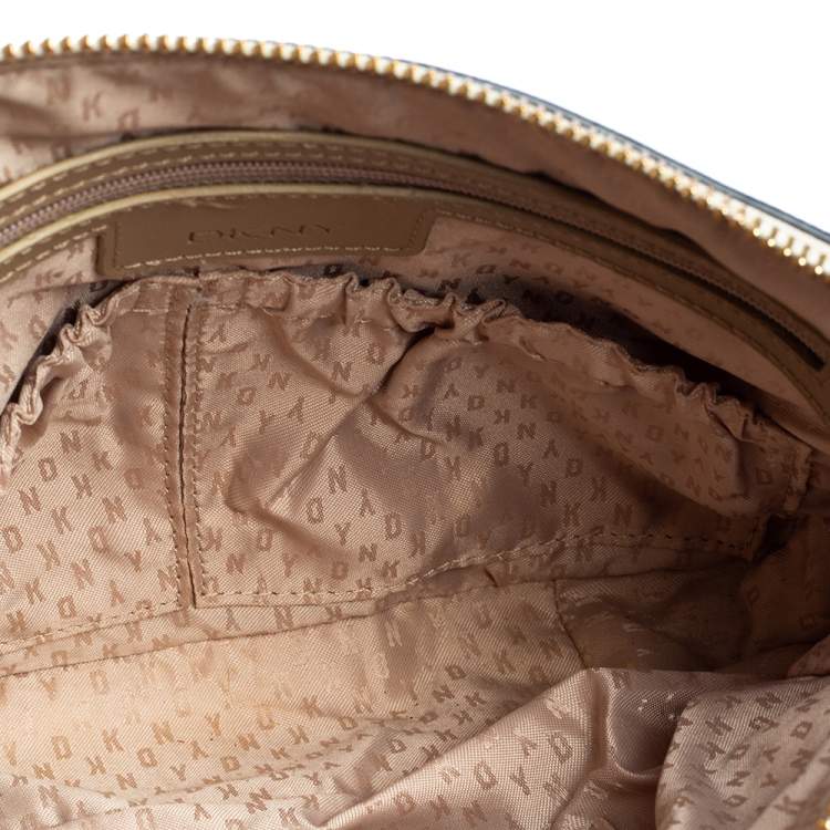 مملوكة مسبقًا DKNY White/Beige Signature Fabric and Leather Shoulder Bag