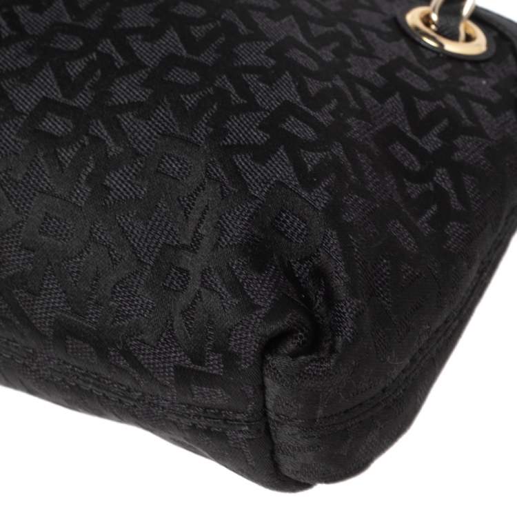 Pre Owned Dkny Black Signature Fabric Small Shoulder Bag