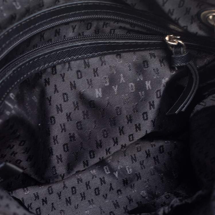 Pre Owned DKNY Quilted Leather Round Chain Shoulder Bag