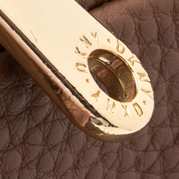 Pre Owned Dkny Brown Grained Leather Front Pocket Camera Bag