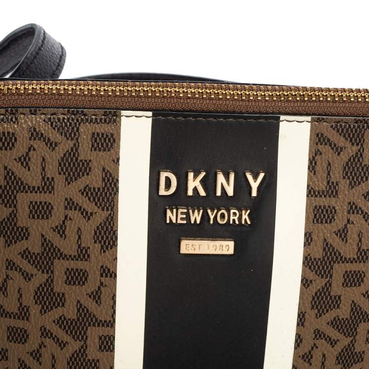 مملوكة مسبقًا DKNY Beige Signature Coated Canvas Crossbody Bag