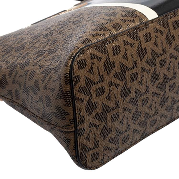 مملوكة مسبقًا DKNY Beige Signature Coated Canvas Crossbody Bag