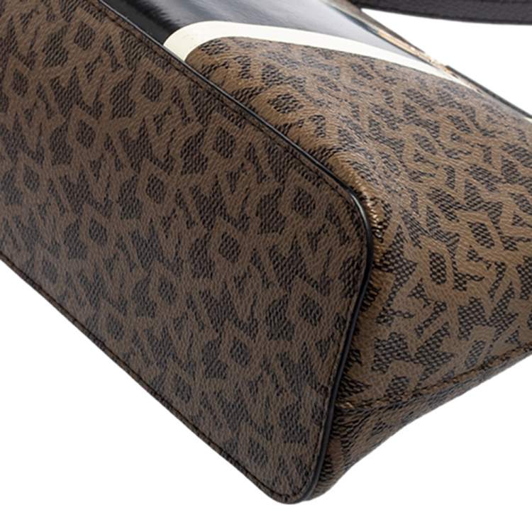 مملوكة مسبقًا DKNY Beige Signature Coated Canvas Crossbody Bag