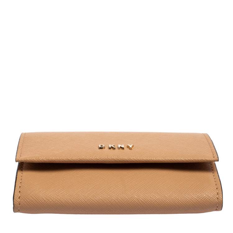 Pre Owned Dkny Beige Saffiano Leather Flap Compact Wallet