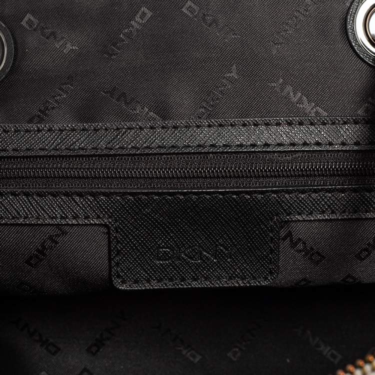 مملوكة مسبقًا Dkny Silver Leather Dome Chain Shoulder Bag