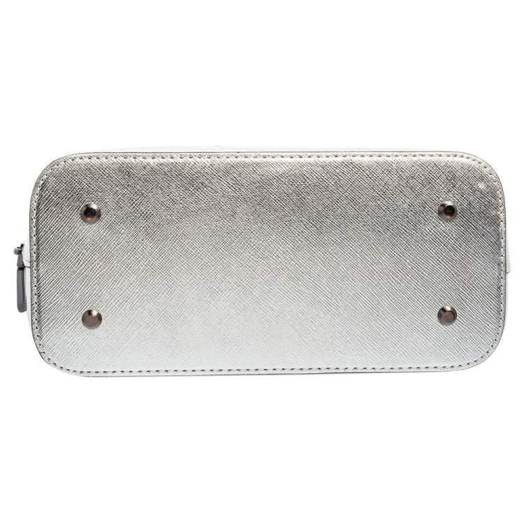 مملوكة مسبقًا Dkny Silver Leather Dome Chain Shoulder Bag