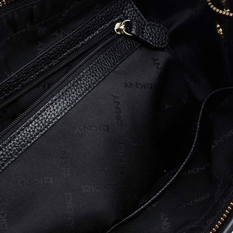 مملوكة مسبقًا DKNY Black Leather Chelsea Satchel