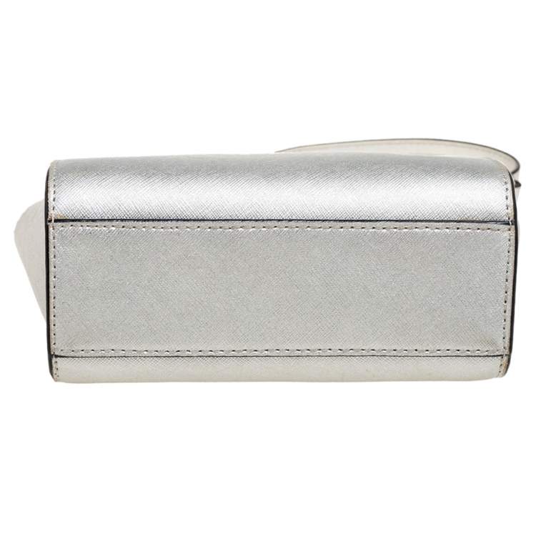 Pre Owned DKNY Silver Saffiano Leather Zip Crossbody Bag 