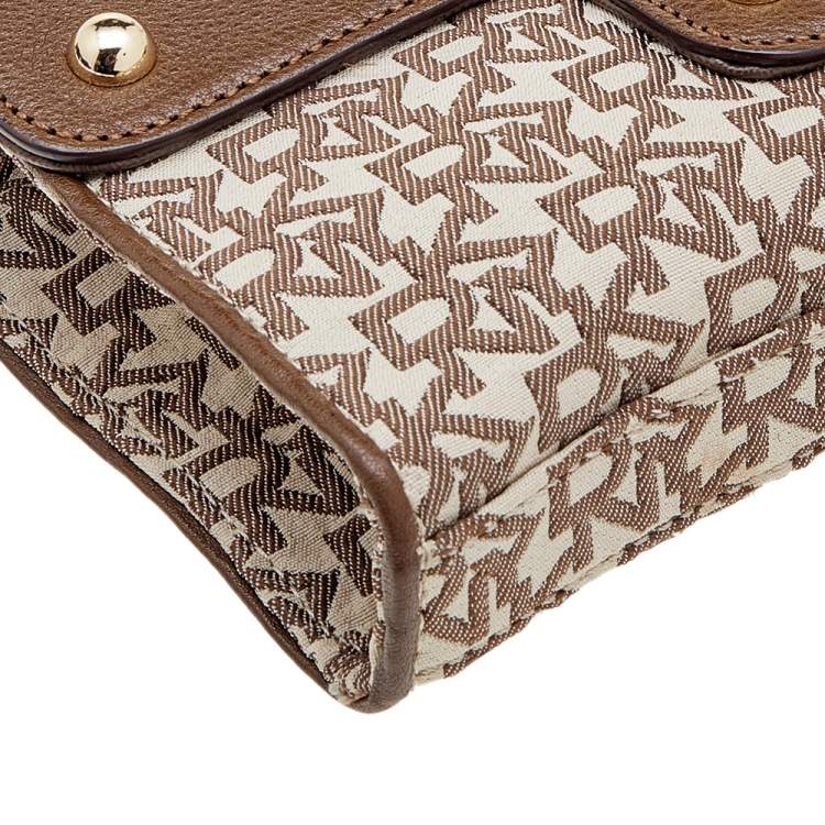Pre Owned DKNY Brown/Beige Signature Canvas And Leather Chain Shoulder Bag